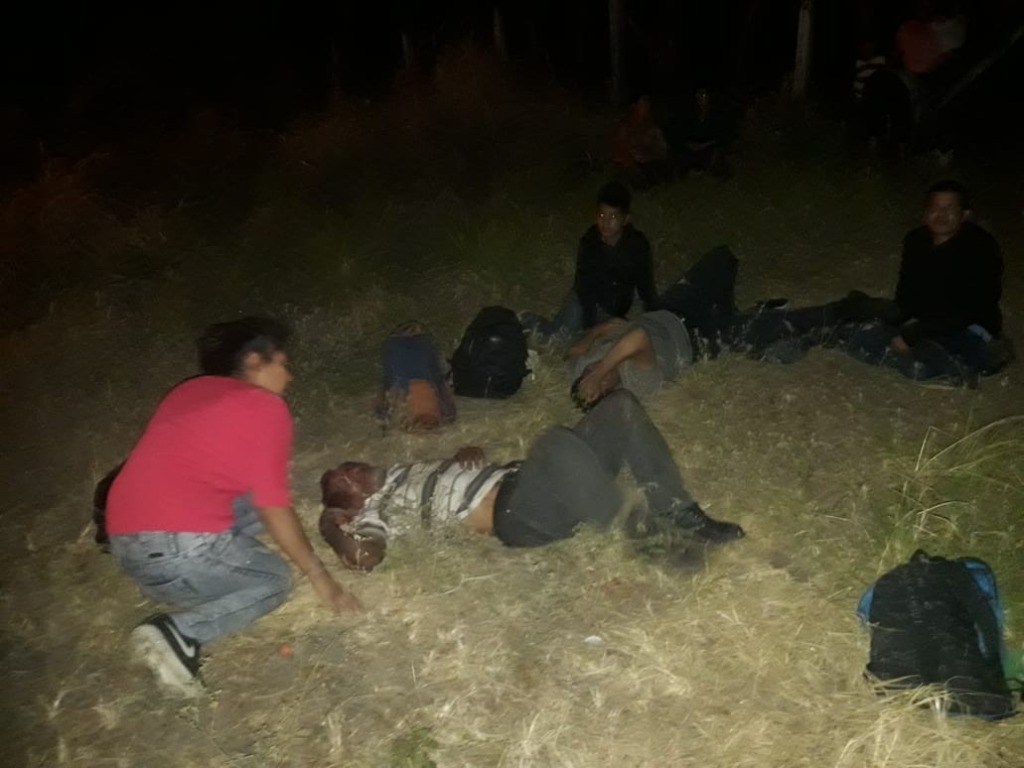 Vuelca tráiler con migrantes en Veracruz con saldo de 19 heridos