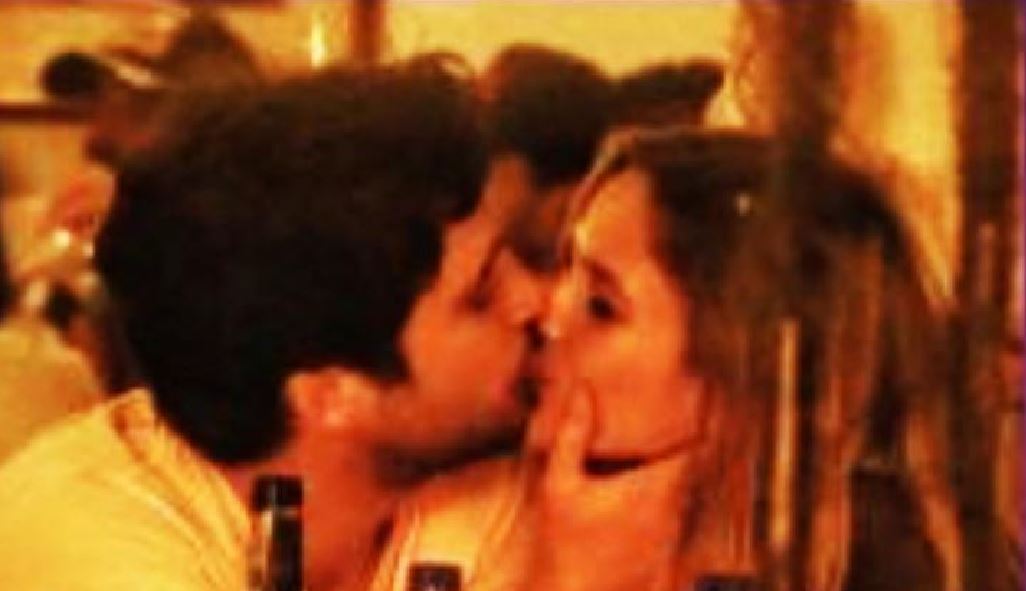 Captan beso entre Diego Boneta y Mayte Rodríguez